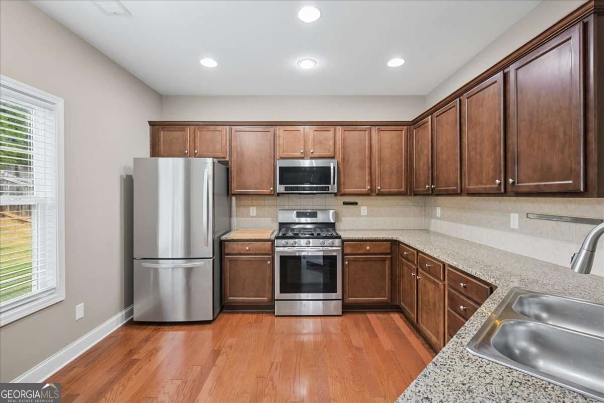 4 bedroom, 2.5 bathroom, 2,321 sq ft single family residence for sale at 11 Spring Folly, Cartersville, GA 30121 — photo 10