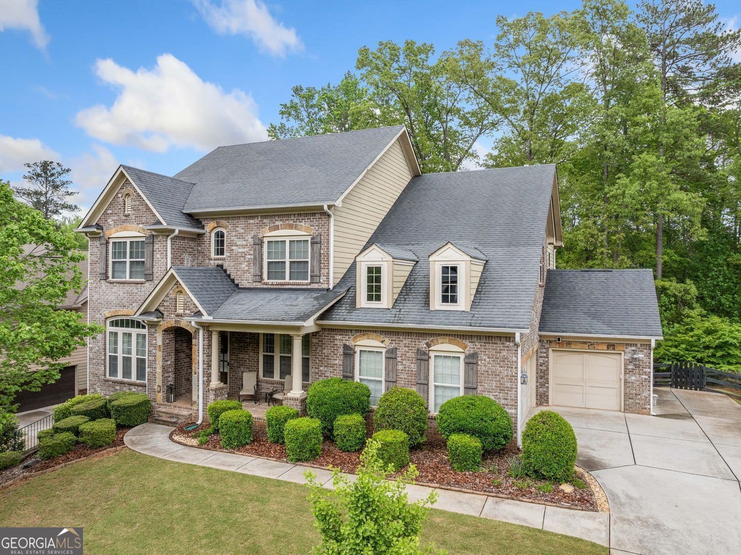 6 bedroom, 5 bathroom, 4,946 sq ft single family residence sold at 626 Oakbourne Way, Woodstock, GA 30188