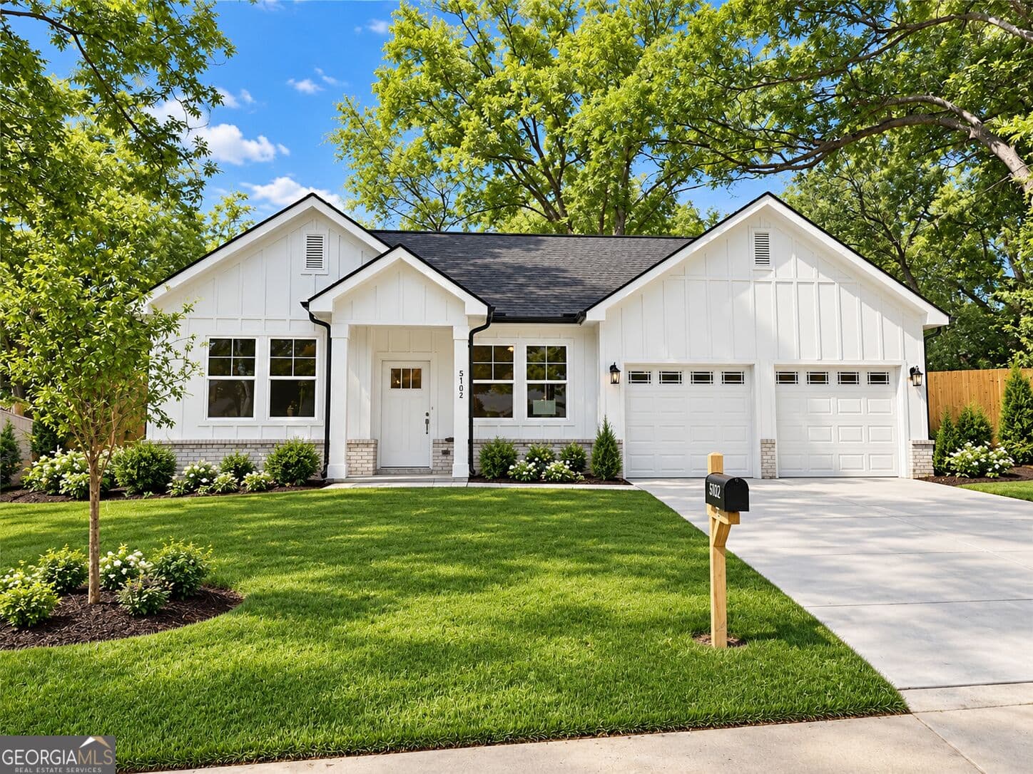 3 bedroom, 2 bathroom, 1,742 sq ft single family residence for sale at 1850 W Mcintosh Road, Griffin, GA 30223 — photo 3