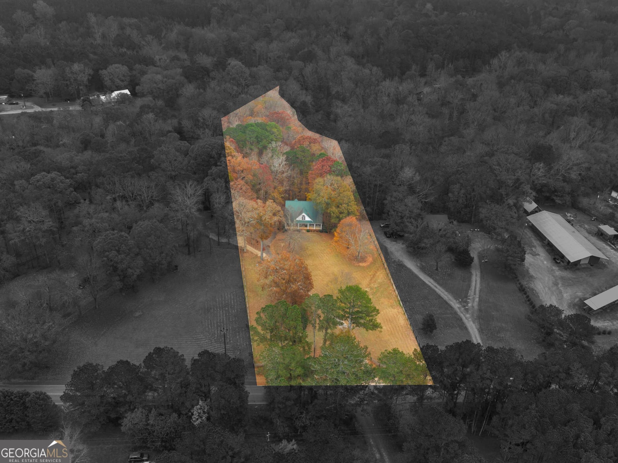5 bedroom, 2.5 bathroom, 4,392 sq ft single family residence for sale at 915 Rocky Creek Road, Hampton, GA 30228 — photo 6