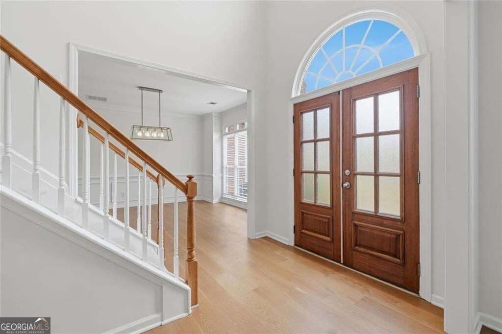 5 bedroom, 2.5 bathroom, 3,053 sq ft single family residence for sale at 3920 Shiloh Ridge Run, Suwanee, GA 30024 — photo 3
