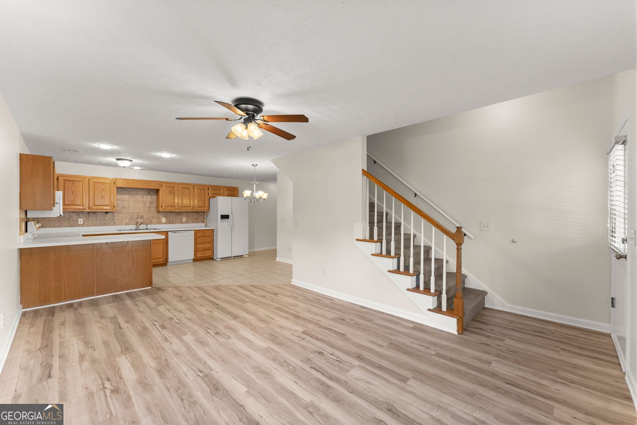 3 bedroom, 2.5 bathroom, 1,700 sq ft single family residence for sale at 35 Clara Bell Drive, Cleveland, GA 30528 — photo 9