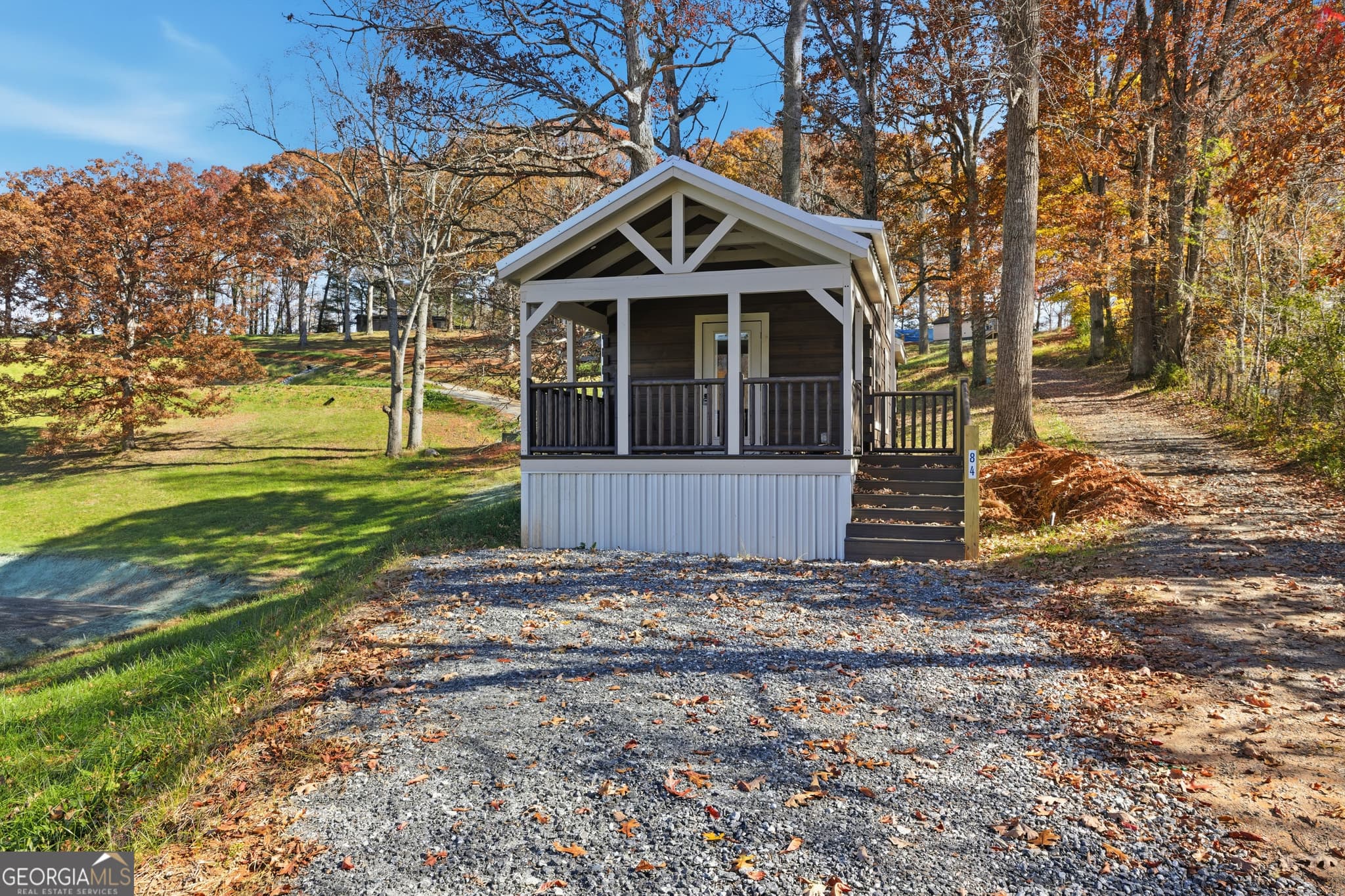 1 bedroom, 1.5 bathroom, 396 sq ft single family residence for sale at 527 Saunders Road LOT 27, Franklin, NC 28734 — photo 3