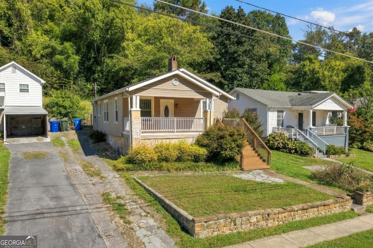 2 bedroom, 1 bathroom, 992 sq ft single family residence for sale at 1131 Dartmouth Street, Chattanooga, TN 37405 — photo 2