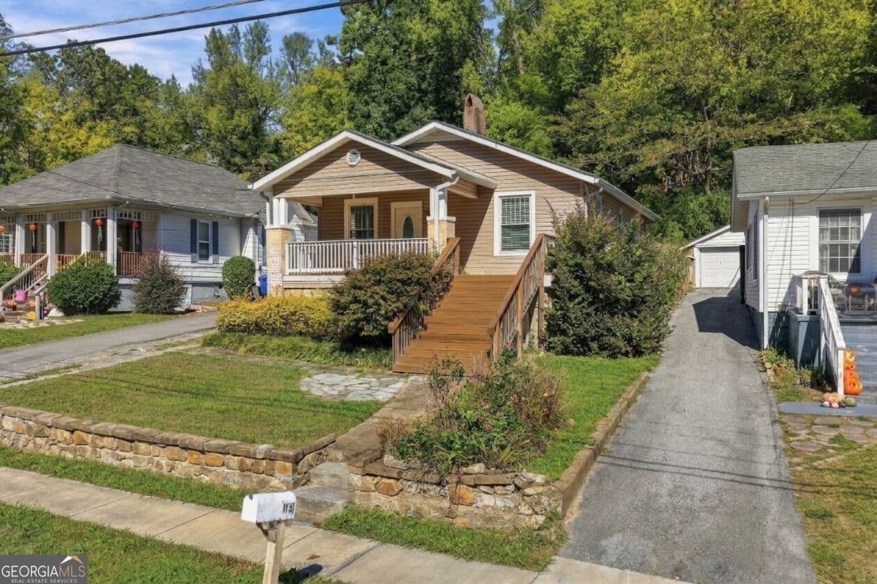 2 bedroom, 1 bathroom, 992 sq ft single family residence for sale at 1131 Dartmouth Street, Chattanooga, TN 37405 — photo 3