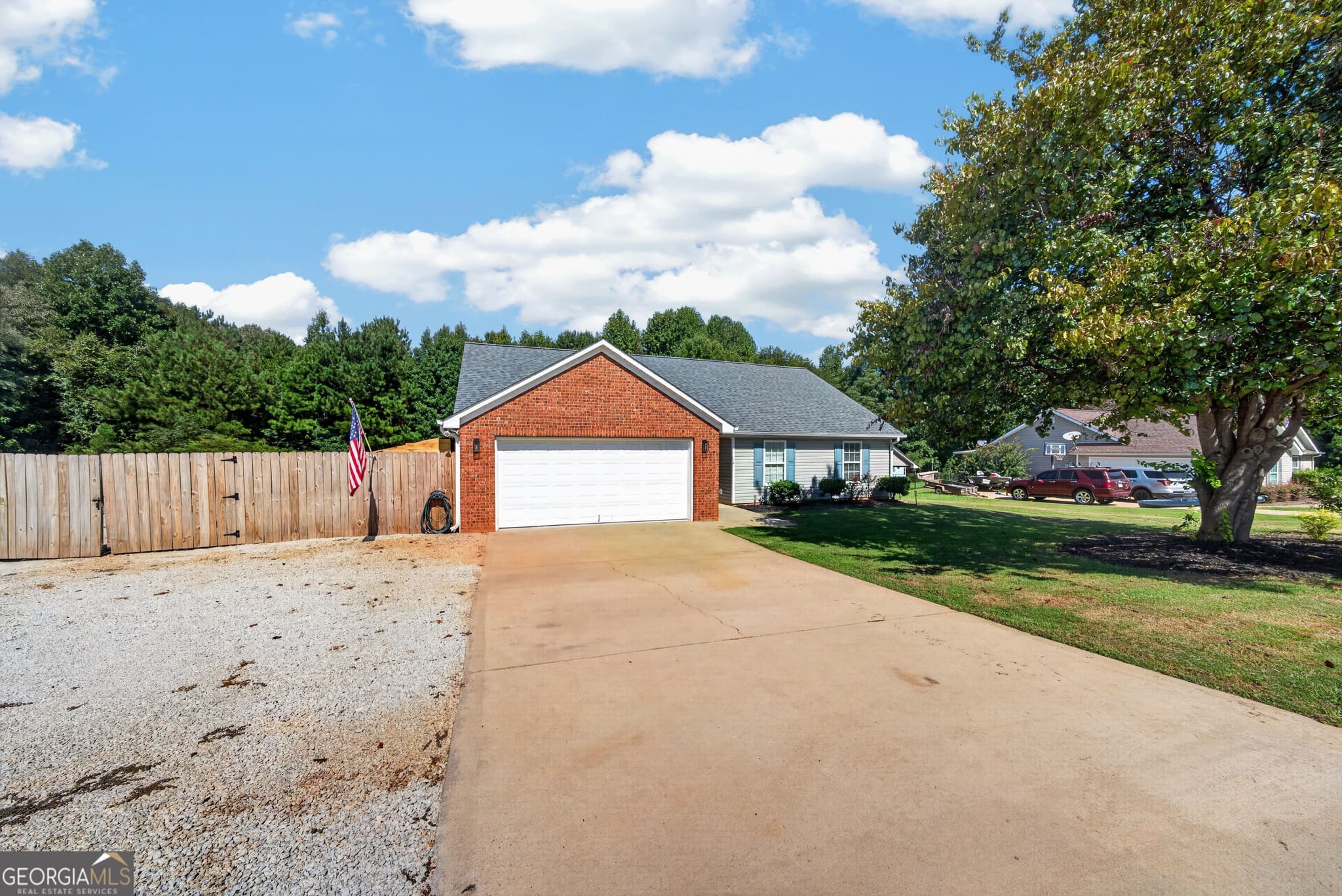 3 bedroom, 2 bathroom, 1,698 sq ft single family residence for sale at 104 Oconee Meadows Lane, Eatonton, GA 31024 — photo 2