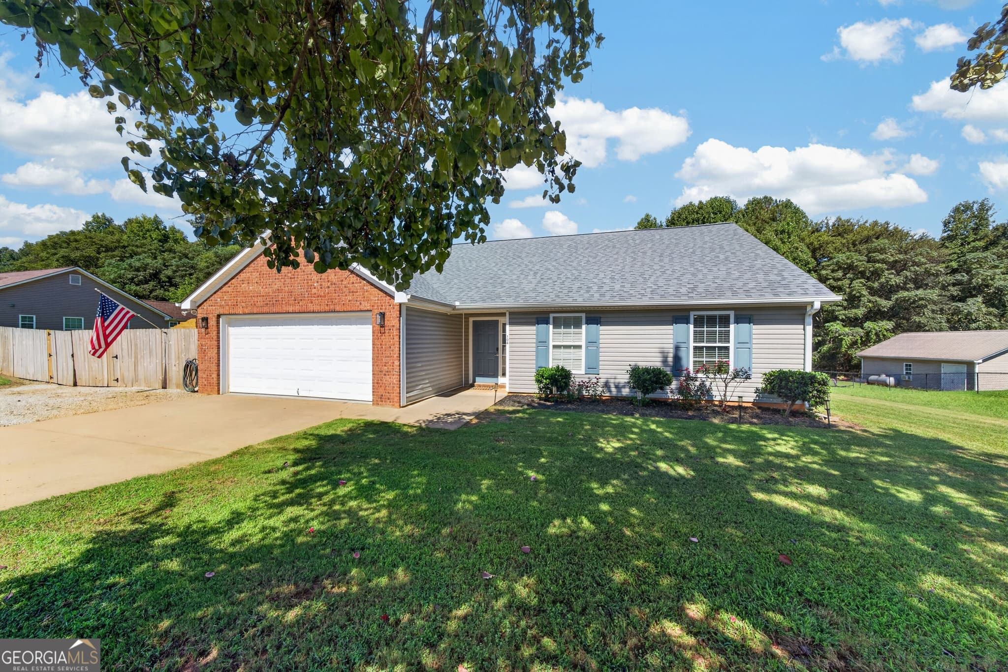 3 bedroom, 2 bathroom, 1,698 sq ft single family residence for sale at 104 Oconee Meadows Lane, Eatonton, GA 31024 — photo 3