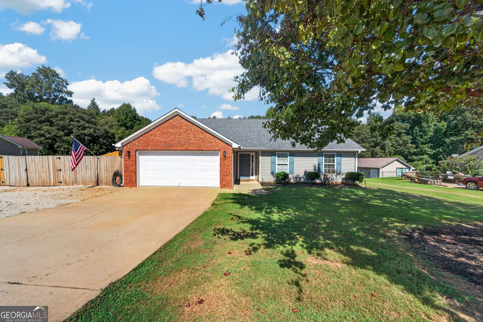 3 bedroom, 2 bathroom, 1,698 sq ft single family residence for sale at 104 Oconee Meadows Lane, Eatonton, GA 31024