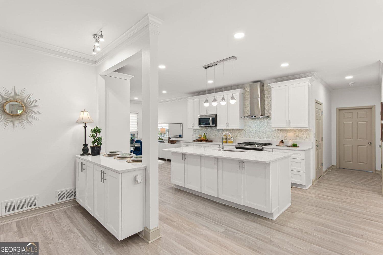 5 bedroom, 3.5 bathroom, 4,573 sq ft single family residence for sale at 1455 Richards Circle, Alpharetta, GA 30009 — photo 3
