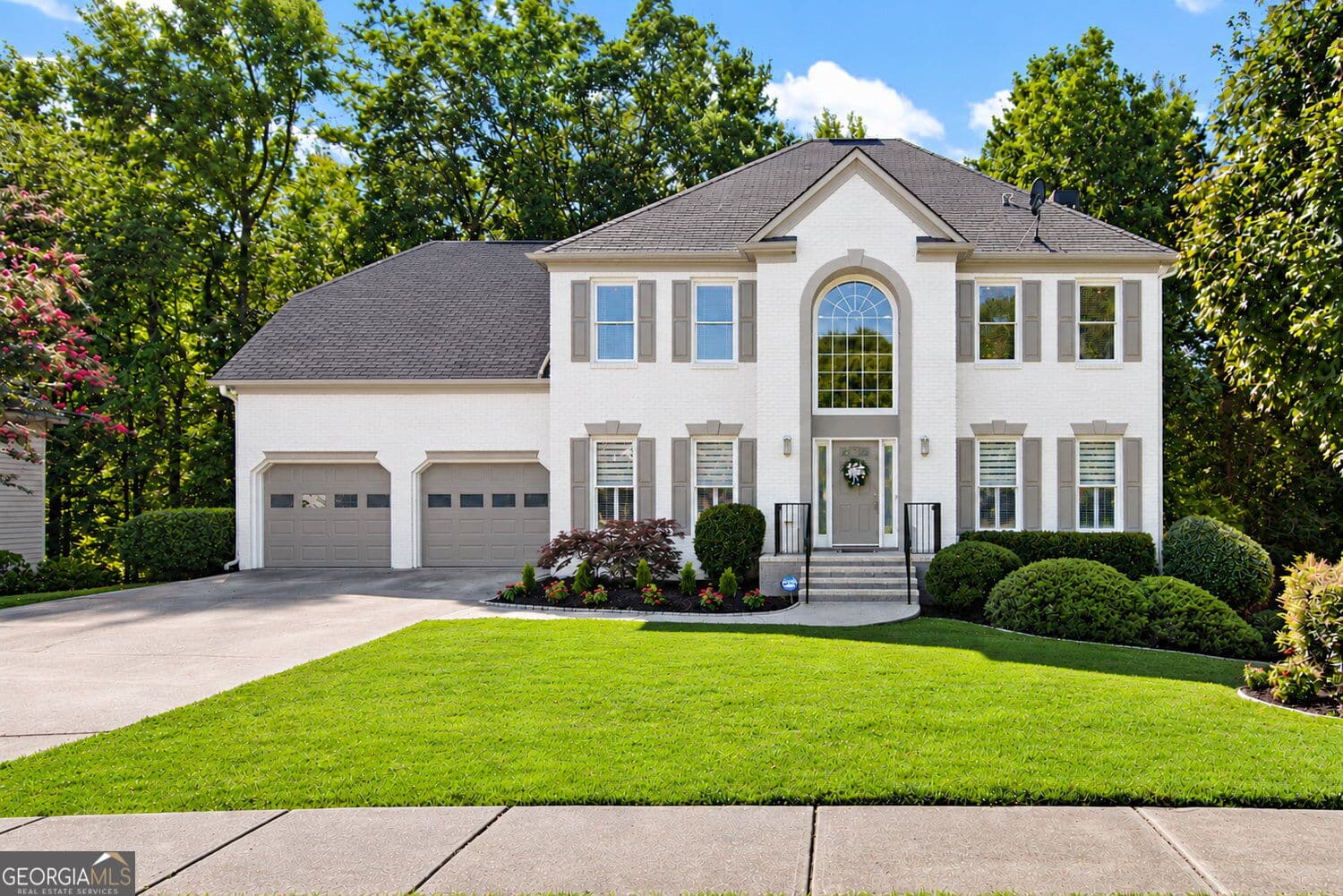 5 bedroom, 3.5 bathroom, 4,573 sq ft single family residence for sale at 1455 Richards Circle, Alpharetta, GA 30009 — photo 1 of 67