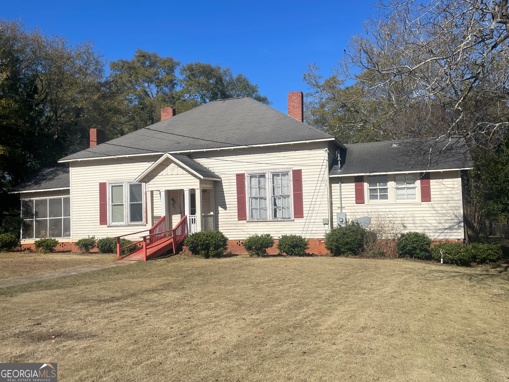 5 bedroom, 5 bathroom, 2,366 sq ft single family residence for sale at 130 W 2nd Avenue, Buena Vista, GA 31803