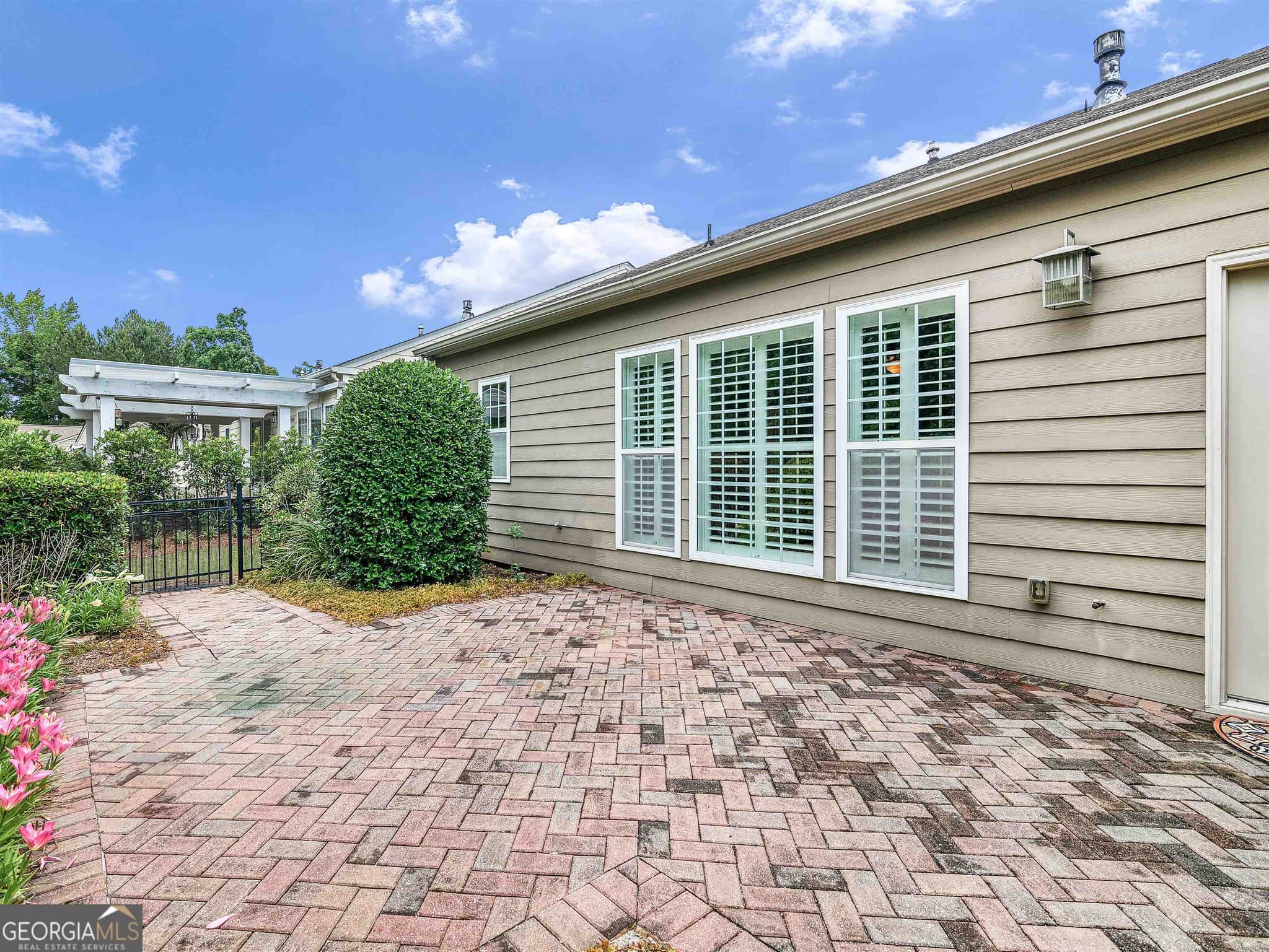 2 bedroom, 2 bathroom, 2,137 sq ft single family residence for sale at 111 Starflower Drive, Griffin, GA 30223 — photo 4
