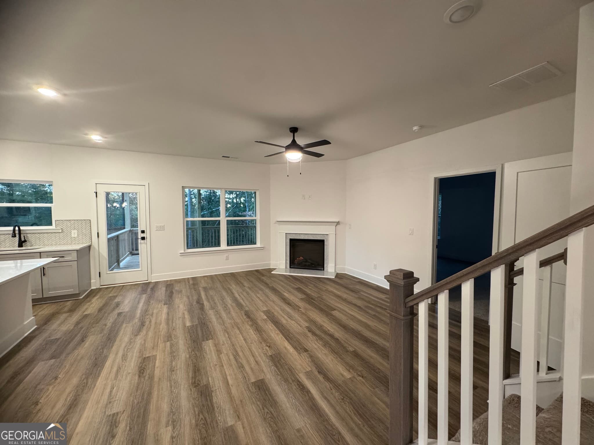 5 bedroom, 4.5 bathroom, 3,681 sq ft single family residence for sale at 158 Blackberry Court, Pendergrass, GA 30567 — photo 9