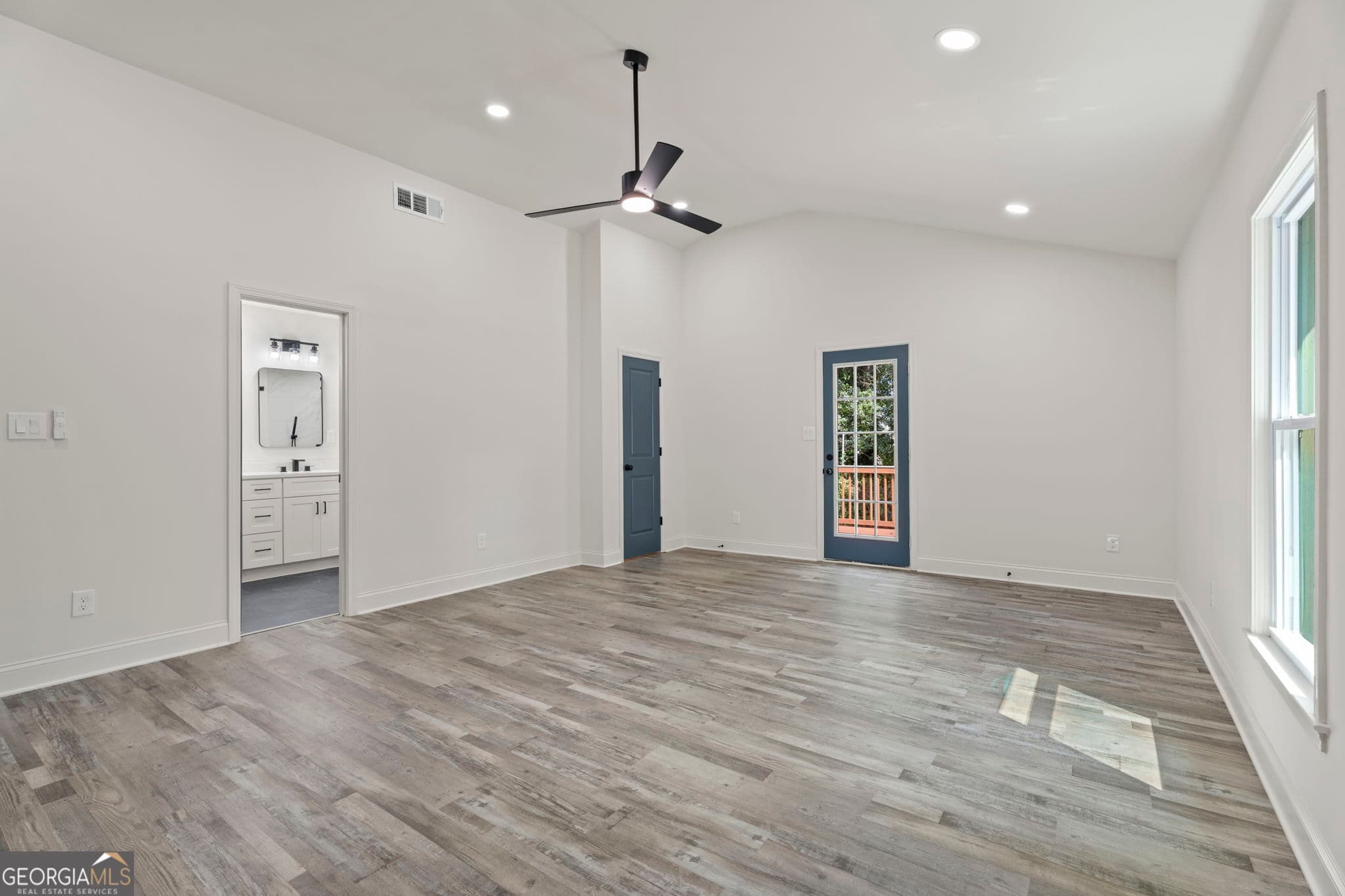 4 bedroom, 2 bathroom, 1,654 sq ft single family residence for sale at 2718 Somerton Drive, Morrow, GA 30260 — photo 8