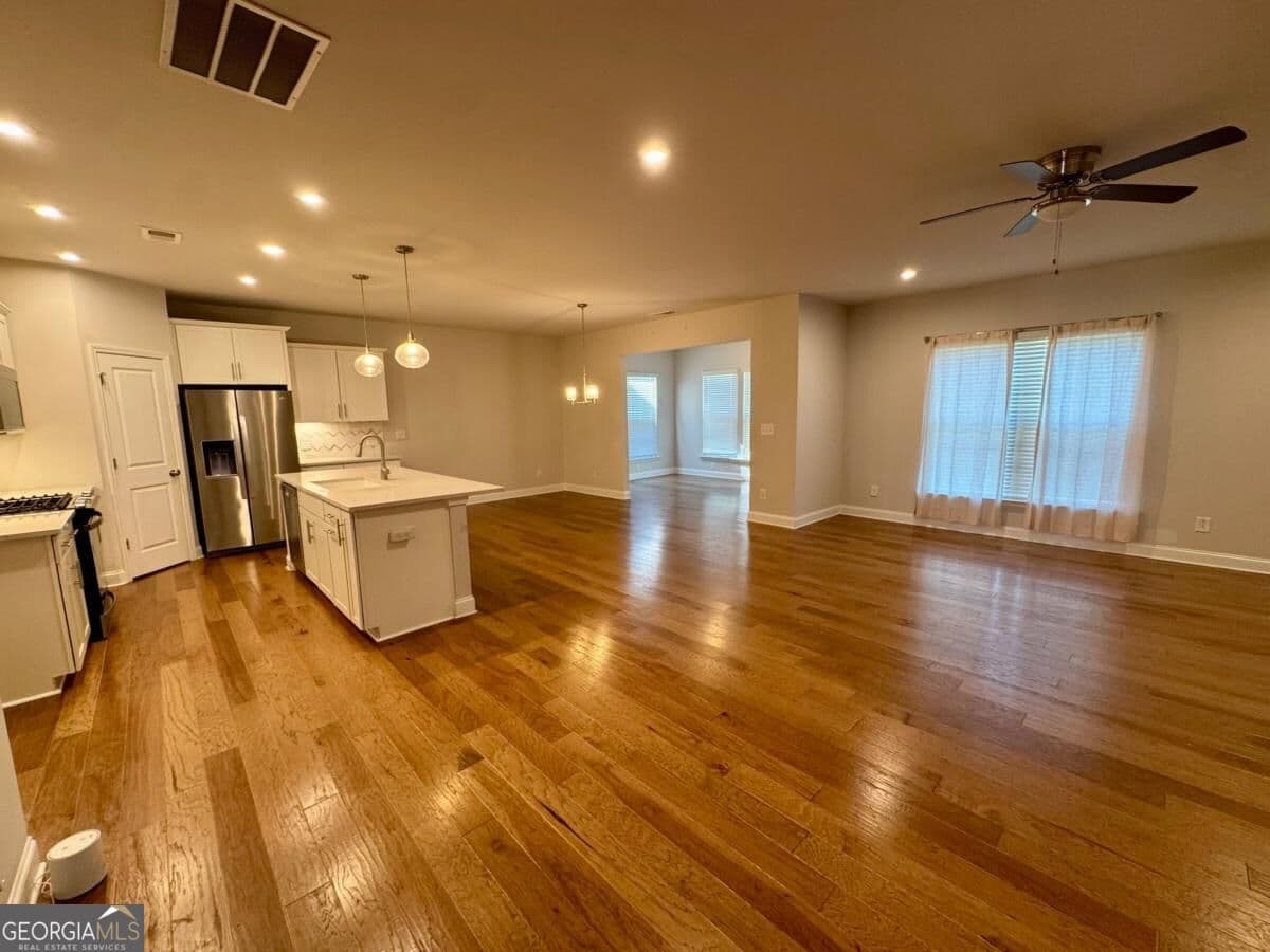 4 bedroom, 2.5 bathroom, 3,048 sq ft single family residence for sale at 72 Riverclub Road, Acworth, GA 30101 — photo 6