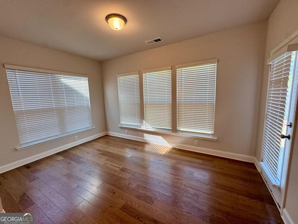 4 bedroom, 2.5 bathroom, 3,048 sq ft single family residence for sale at 72 Riverclub Road, Acworth, GA 30101 — photo 7