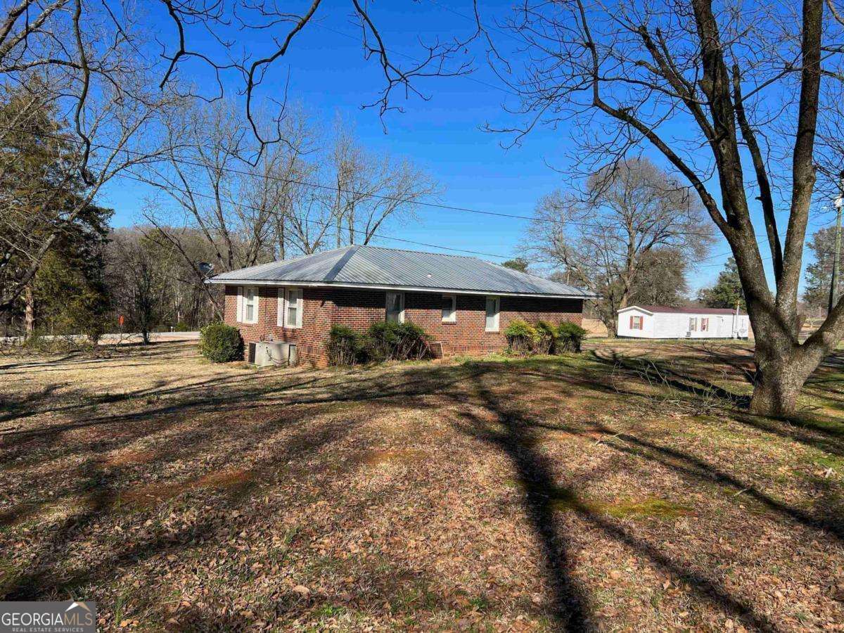 2 bedroom, 1 bathroom, 925 sq ft single family residence for rent at 60 Azalea Drive, Royston, GA 30662 for $1,199 a month — photo 7