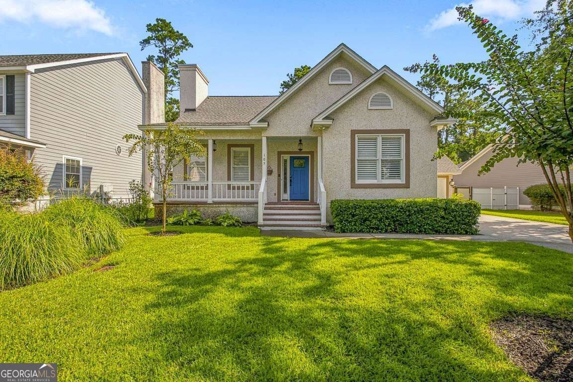 3 bedroom, 2.5 bathroom, 1,909 sq ft single family residence for sale at 105 E Commons Drive, St. Simons, GA 31522