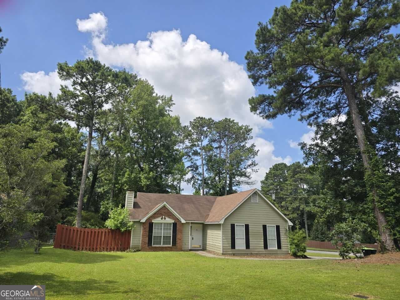 3 bedroom, 2 bathroom, 1,340 sq ft single family residence sold at 10375 Larrack Court, Jonesboro, GA 30238