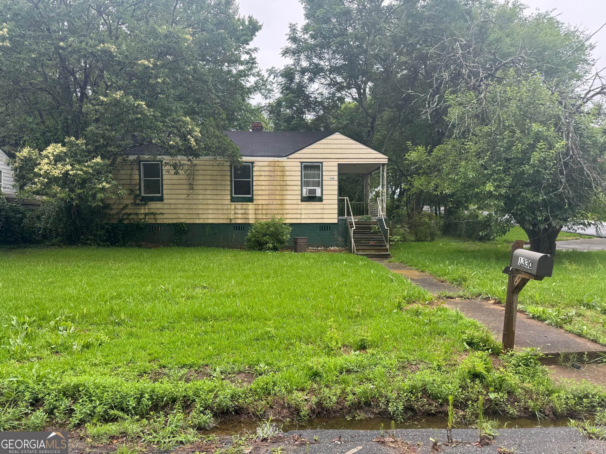 2 bedroom, 1 bathroom, 956 sq ft single family residence sold at 1330 N Clarke Street, Milledgeville, GA 31061