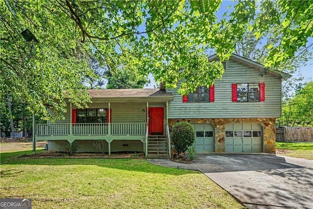 3 bedroom, 2.5 bathroom, 1,632 sq ft single family residence sold at 1208 Gate Post Lane, Lawrenceville, GA 30044