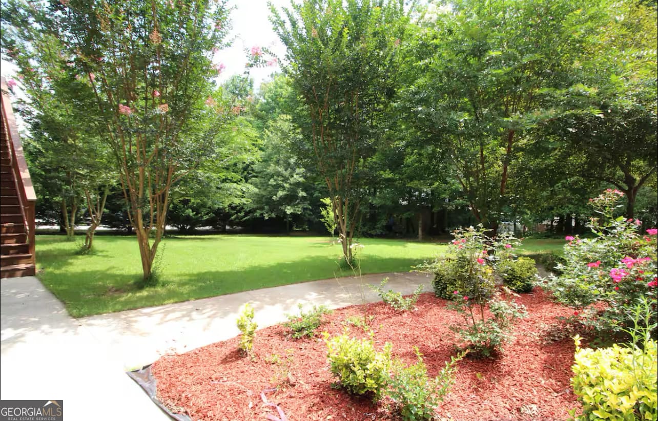 5 bedroom, 5.5 bathroom, 3,200 sq ft single family residence for rent at 4168 Connor Drive, Ellenwood, GA 30294 for $4,495 a month — photo 3