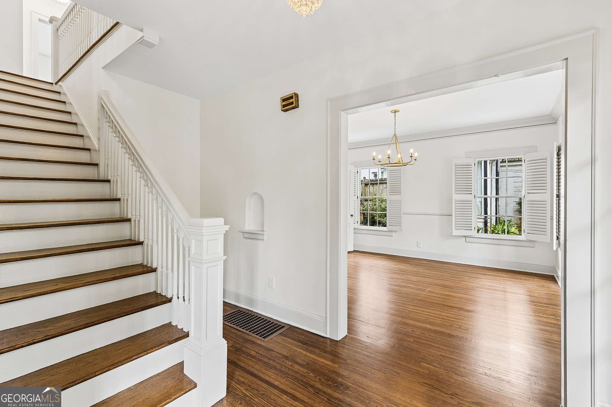4 bedroom, 2.5 bathroom, 2,418 sq ft single family residence for rent at 197 Bolling Road, Atlanta, GA 30305 for $6,500 a month — photo 4