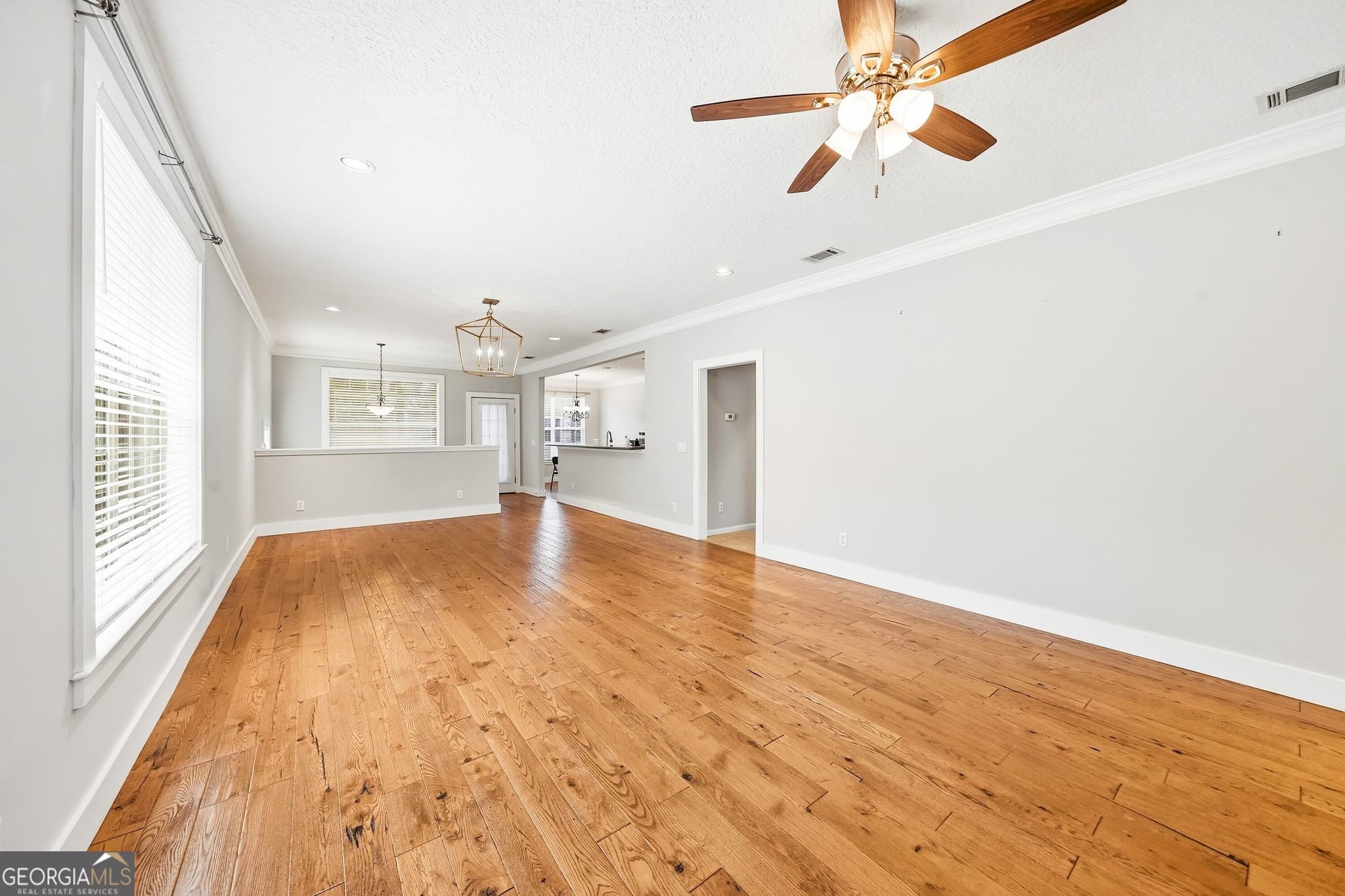 4 bedroom, 3 bathroom, 2,372 sq ft single family residence for sale at 153 Drayton Circle, Brunswick, GA 31525 — photo 6