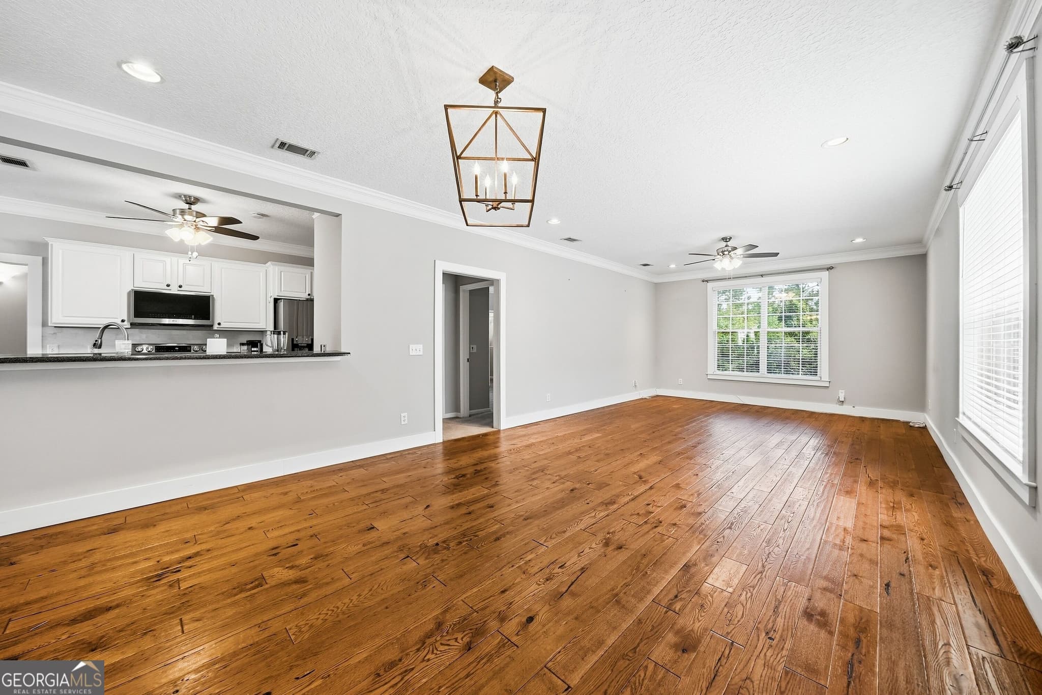 4 bedroom, 3 bathroom, 2,372 sq ft single family residence for sale at 153 Drayton Circle, Brunswick, GA 31525 — photo 3