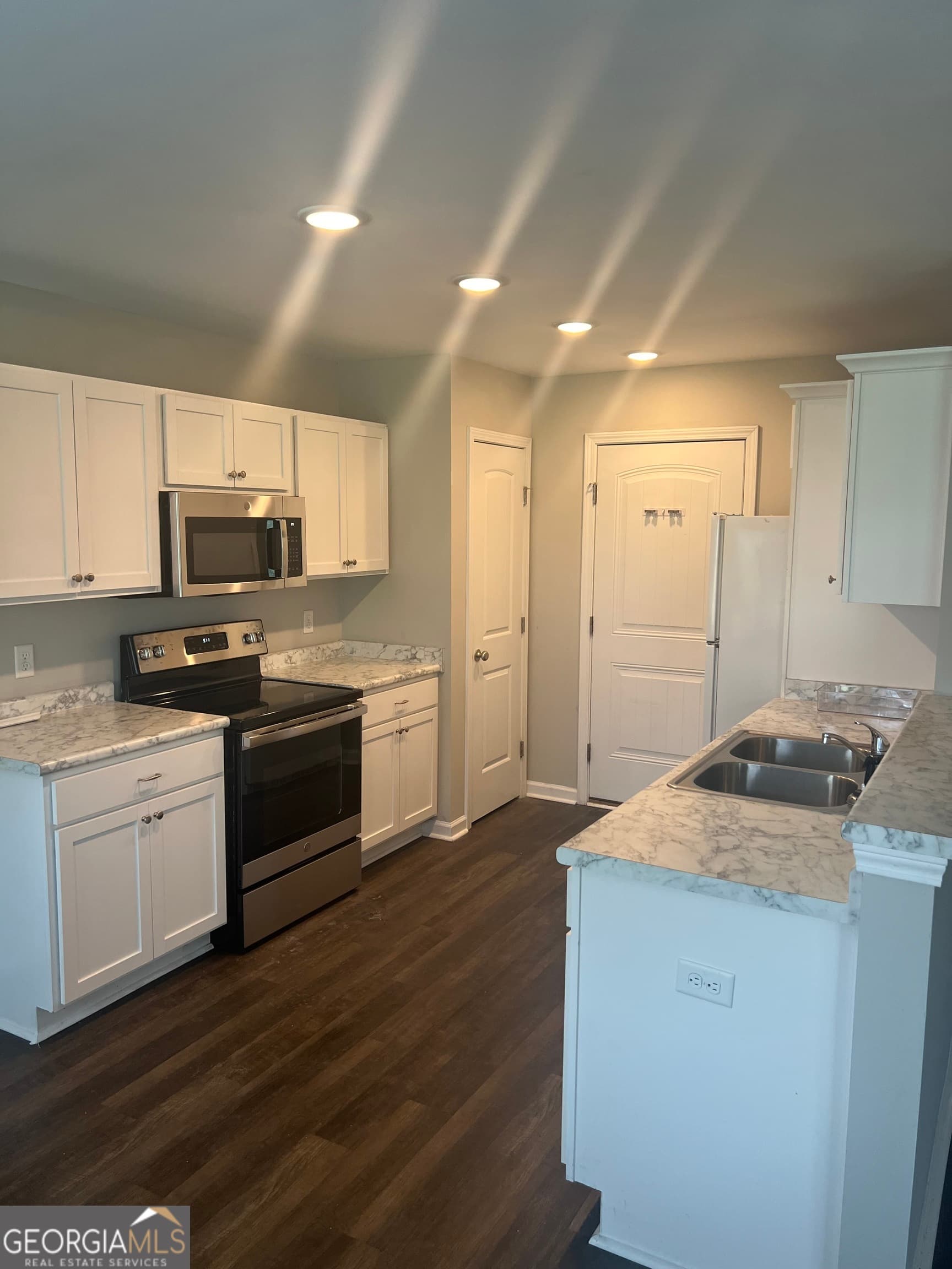 3 bedroom, 2 bathroom, 1,362 sq ft single family residence for rent at 216 Evans Terrace, Statesboro, GA 30458 for $1,650 a month — photo 4