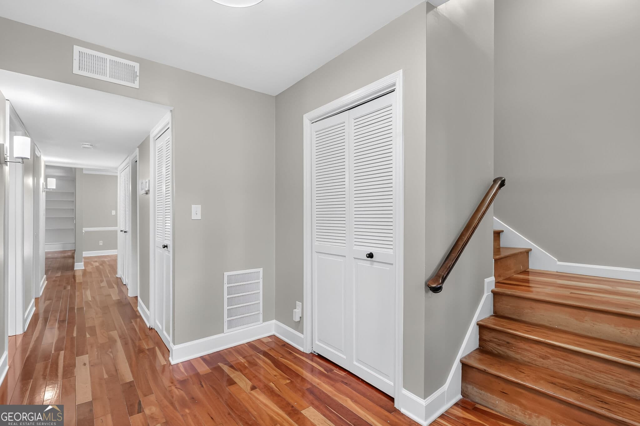 3 bedroom, 3 bathroom, 2,164 sq ft townhouse for sale at 4620 Wieuca Road 41, Atlanta, GA 30342 — photo 2