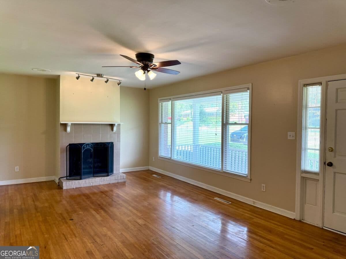 3 bedroom, 2 bathroom, 1,836 sq ft single family residence under contract at 506 E 26Th Avenue, Cordele, GA 31015 — photo 4