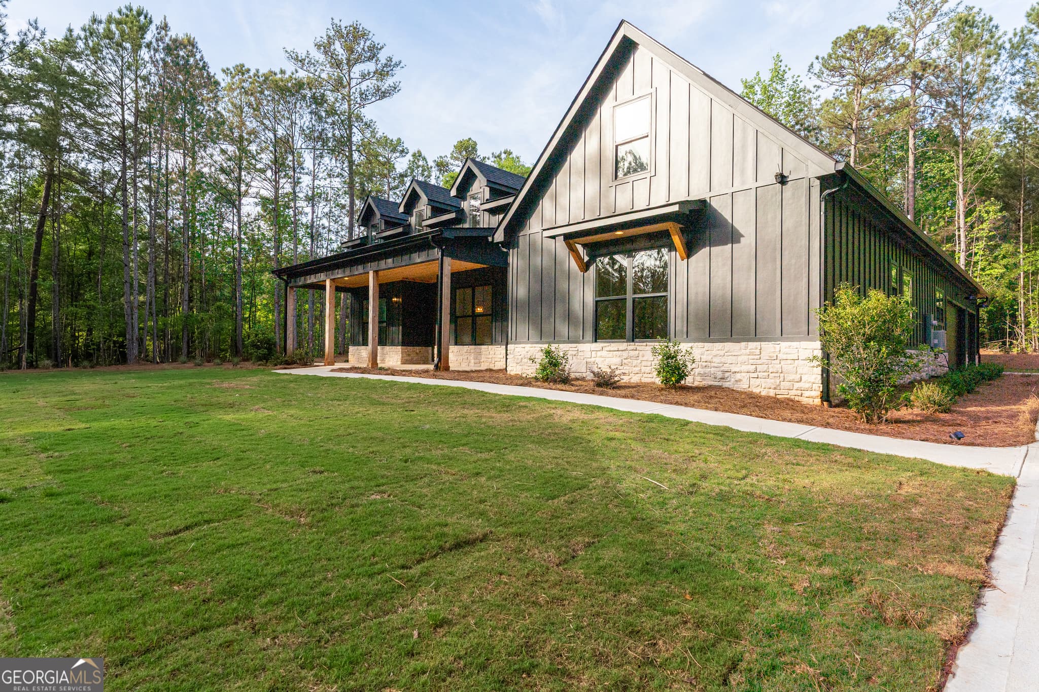 5 bedroom, 4 bathroom, 3,230 sq ft single family residence for sale at 361 Scuffleboro Road, Eatonton, GA 31024 — photo 6