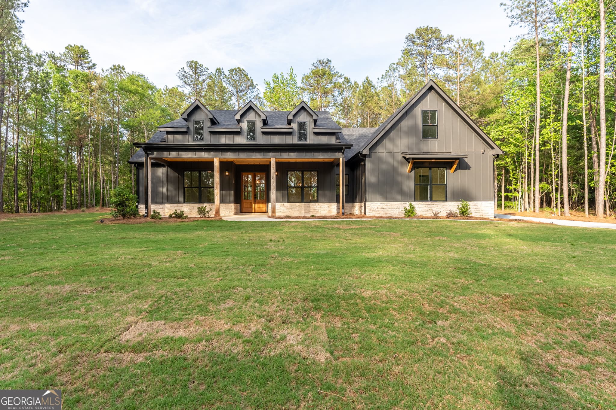 5 bedroom, 4 bathroom, 3,230 sq ft single family residence for sale at 361 Scuffleboro Road, Eatonton, GA 31024 — photo 1 of 40