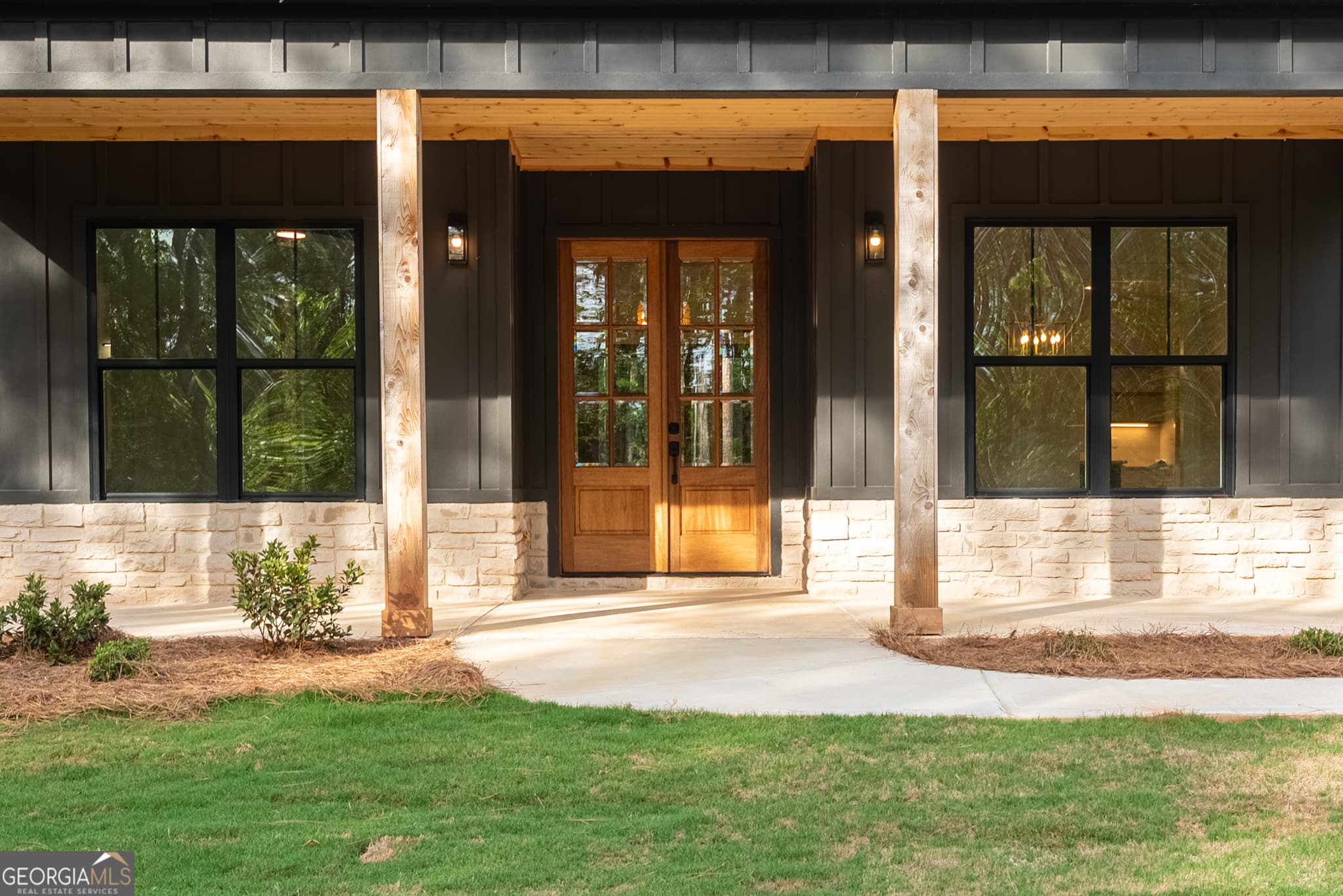 5 bedroom, 4 bathroom, 3,230 sq ft single family residence for sale at 361 Scuffleboro Road, Eatonton, GA 31024 — photo 4