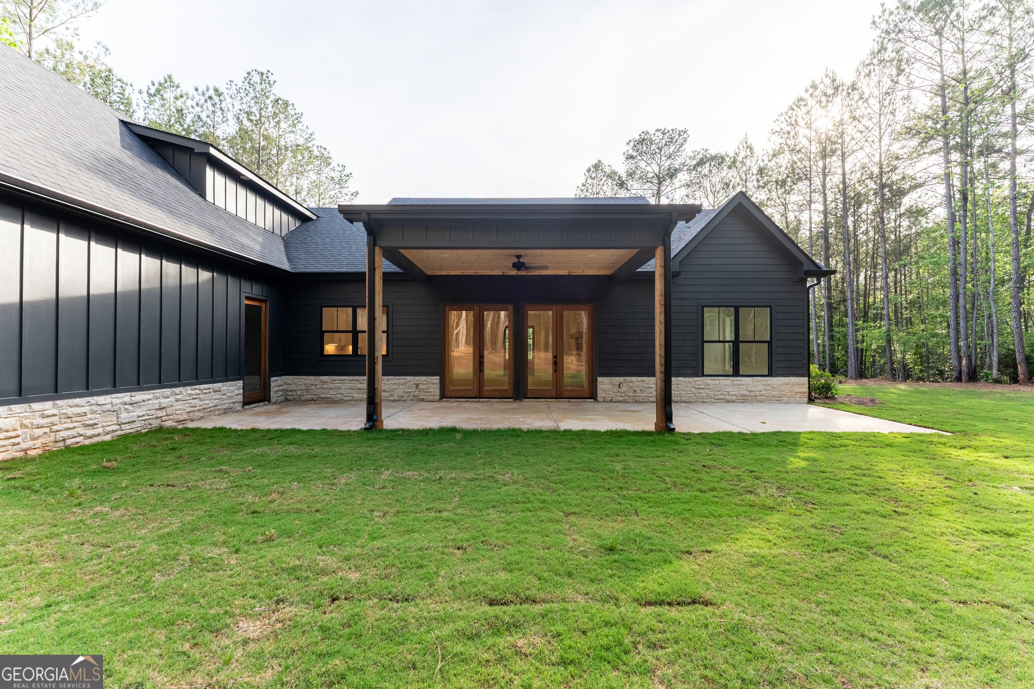 5 bedroom, 4 bathroom, 3,230 sq ft single family residence for sale at 361 Scuffleboro Road, Eatonton, GA 31024 — photo 8