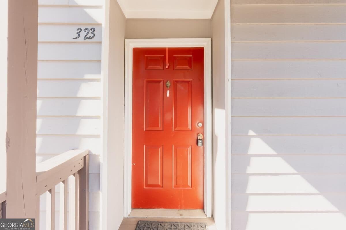 2 bedroom, 2 bathroom, 1,260 sq ft condominium for sale at 2505 Broad Street 323, Athens, GA 30606 — photo 2