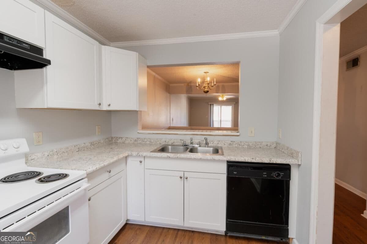 2 bedroom, 2 bathroom, 1,260 sq ft condominium for sale at 2505 Broad Street 323, Athens, GA 30606 — photo 4