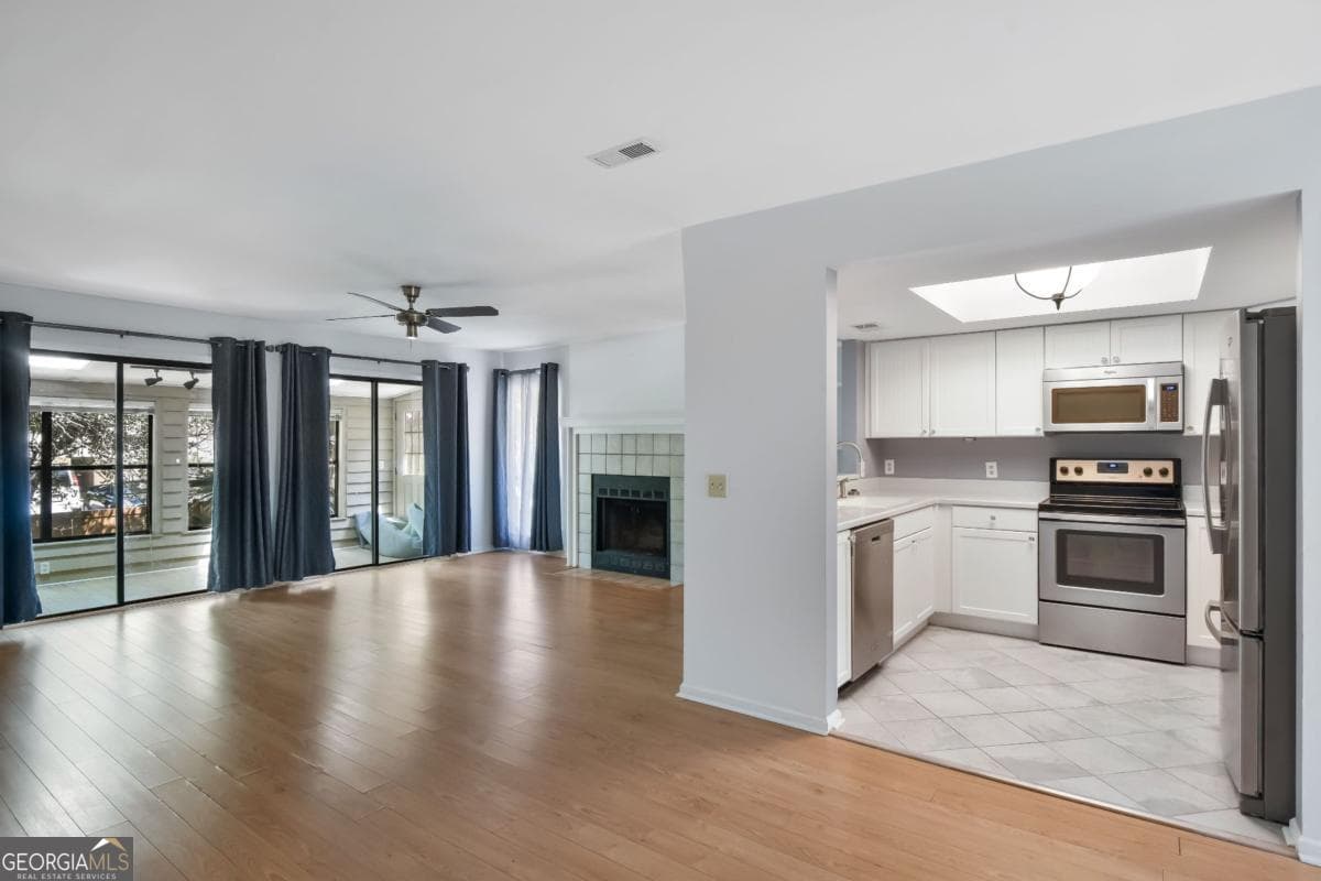 2 bedroom, 2.5 bathroom, 1,492 sq ft condominium under contract at 324 Brockinton Marsh, St. Simons, GA 31522 — photo 2