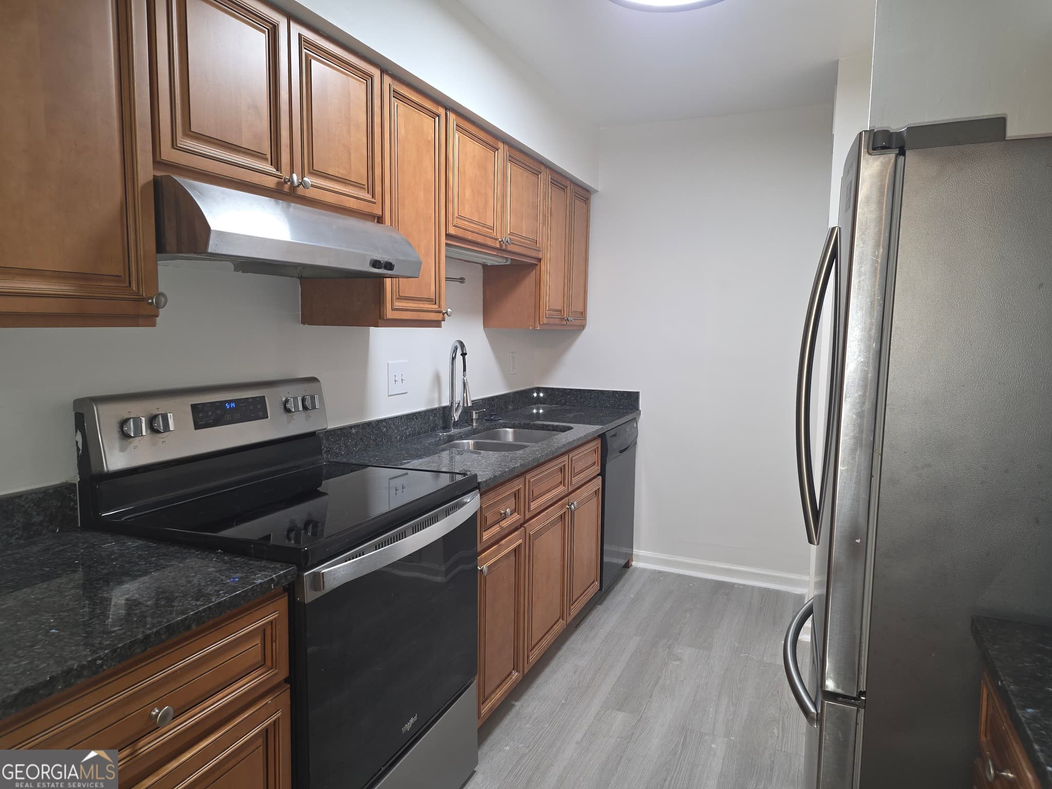 3 bedroom, 2 bathroom, 1,393 sq ft condominium for rent at 1201 Old Hammond Chase, Sandy Springs, GA 30350 for $1,900 a month — photo 3