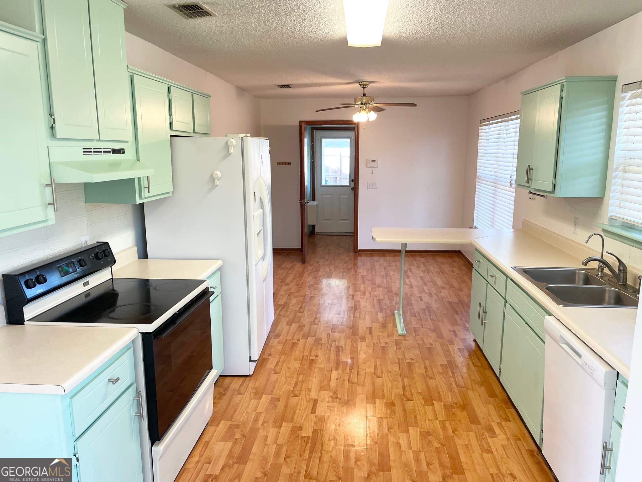 3 bedroom, 2 bathroom, 1,402 sq ft single family residence for sale at 109 Piper Cove, St. Marys, GA 31558 — photo 7