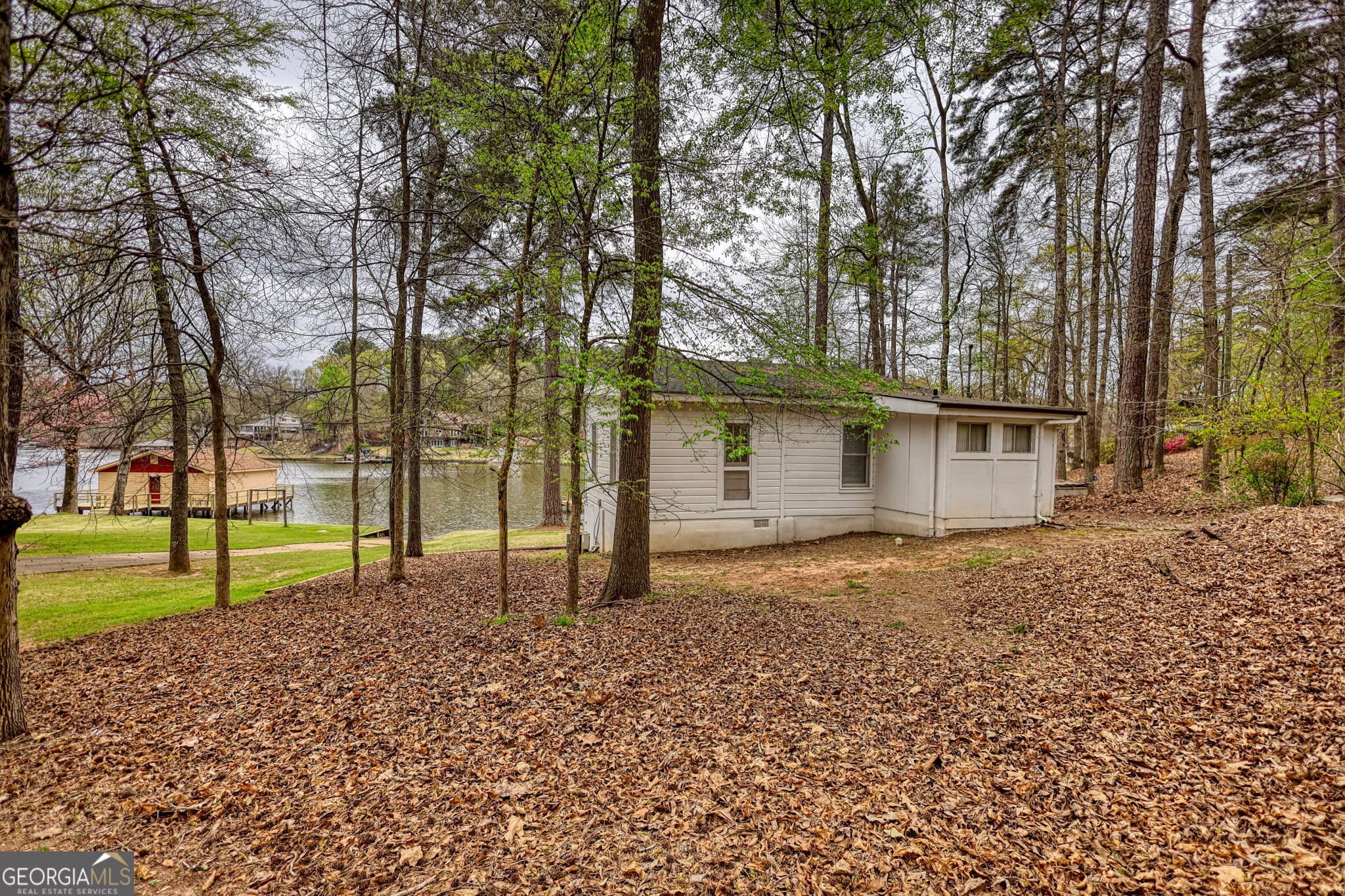2 bedroom, 1 bathroom, 1,050 sq ft single family residence for sale at 1697 County Line Extension, Mansfield, GA 30055 — photo 6