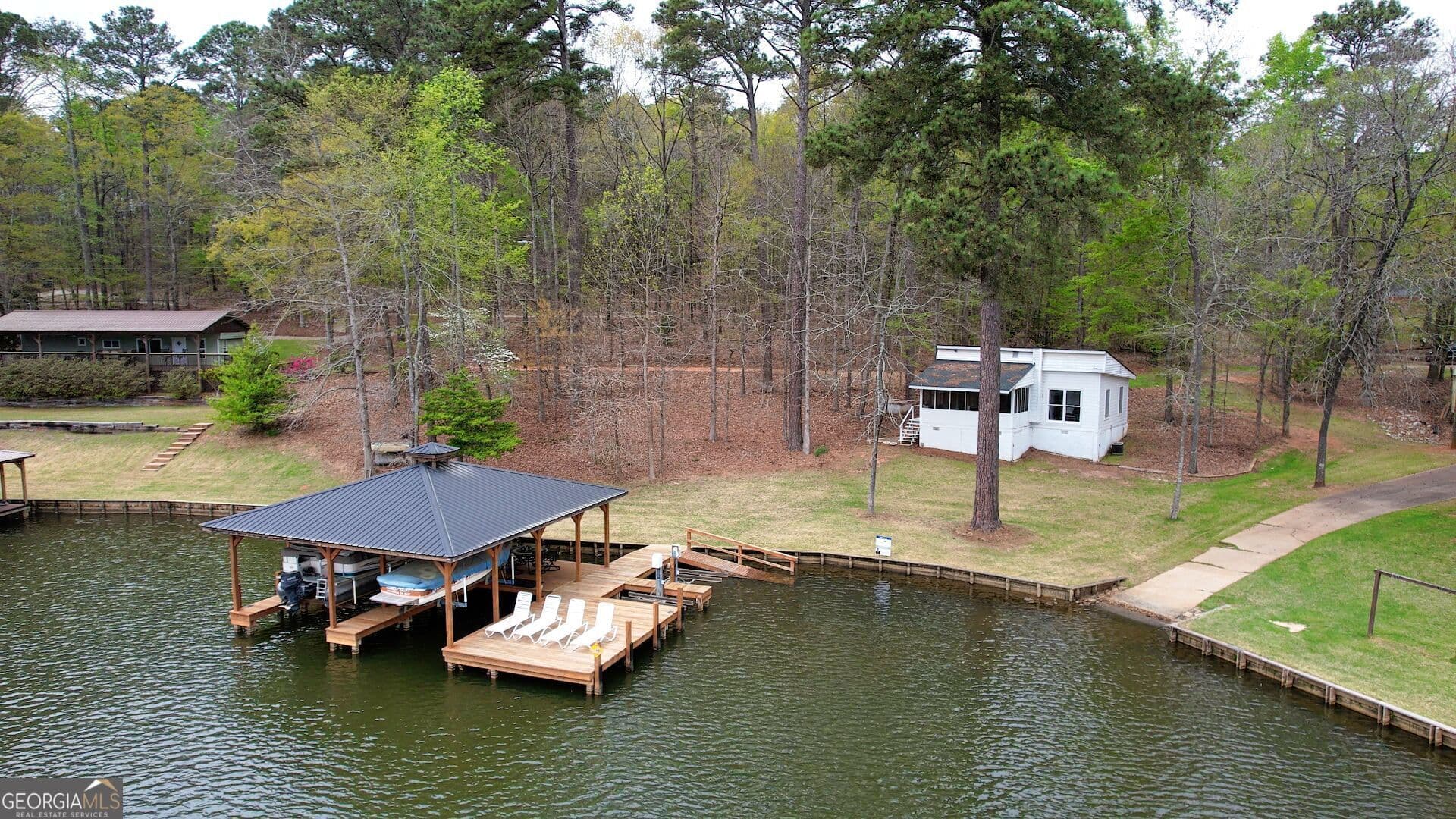 2 bedroom, 1 bathroom, 1,050 sq ft single family residence for sale at 1697 County Line Extension, Mansfield, GA 30055 — photo 4
