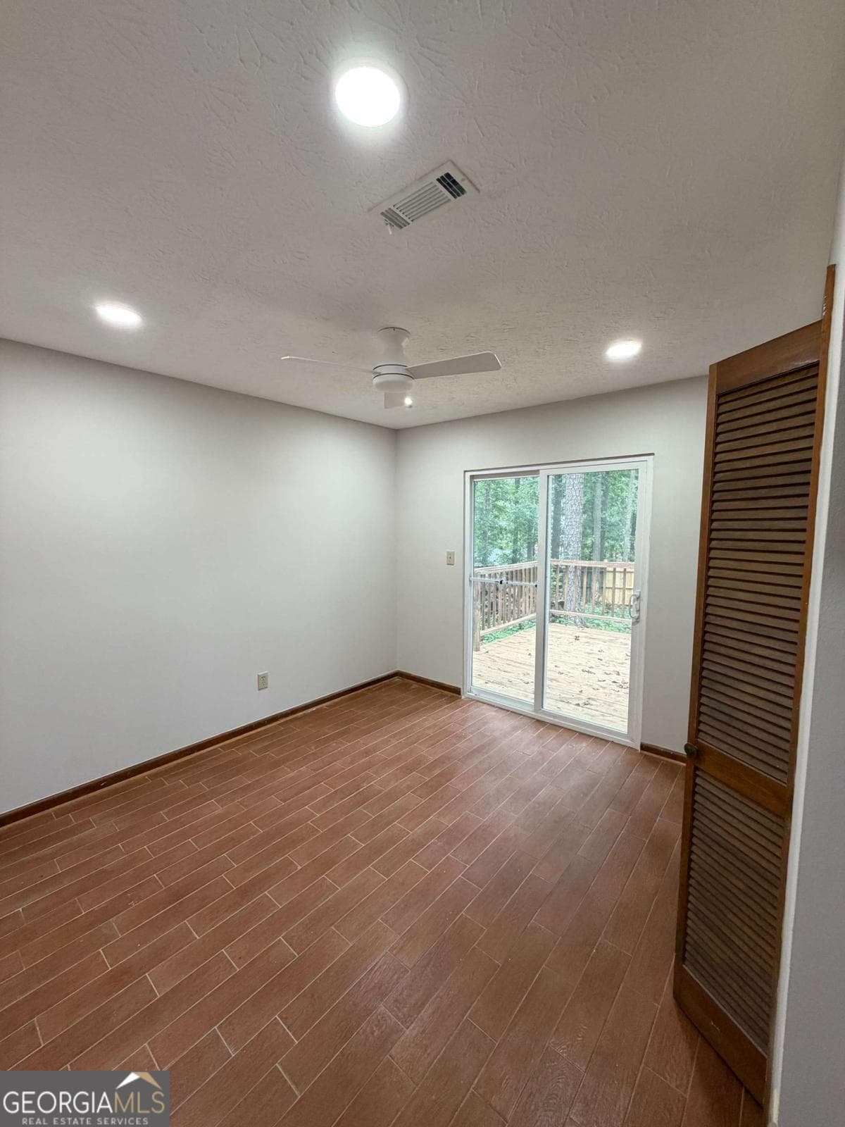 3 bedroom, 2 bathroom, 1,176 sq ft single family residence for sale at 1094 Crystal Lake Road, Atlanta, GA 30349 — photo 2