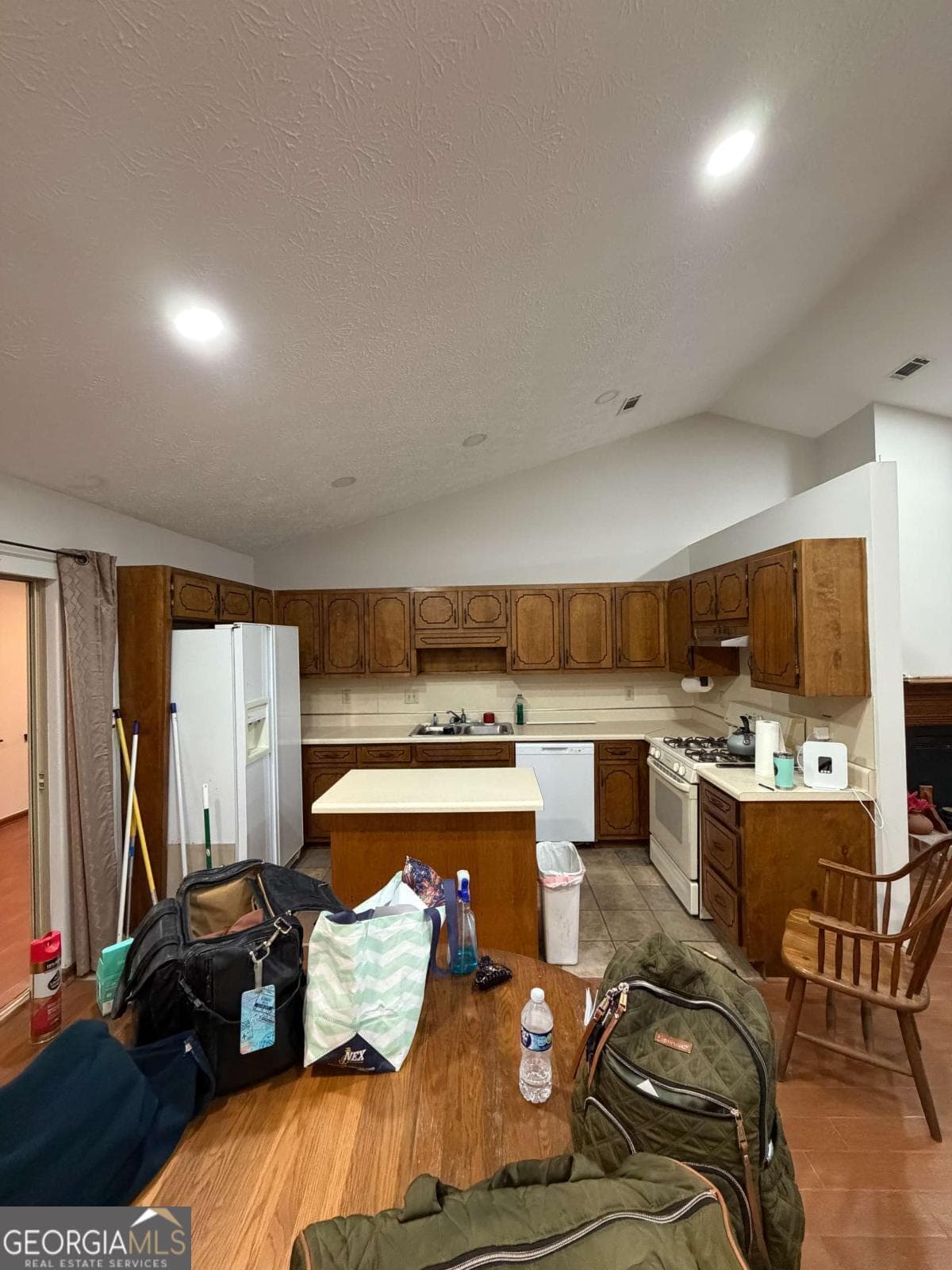 3 bedroom, 2 bathroom, 1,176 sq ft single family residence for sale at 1094 Crystal Lake Road, Atlanta, GA 30349 — photo 6