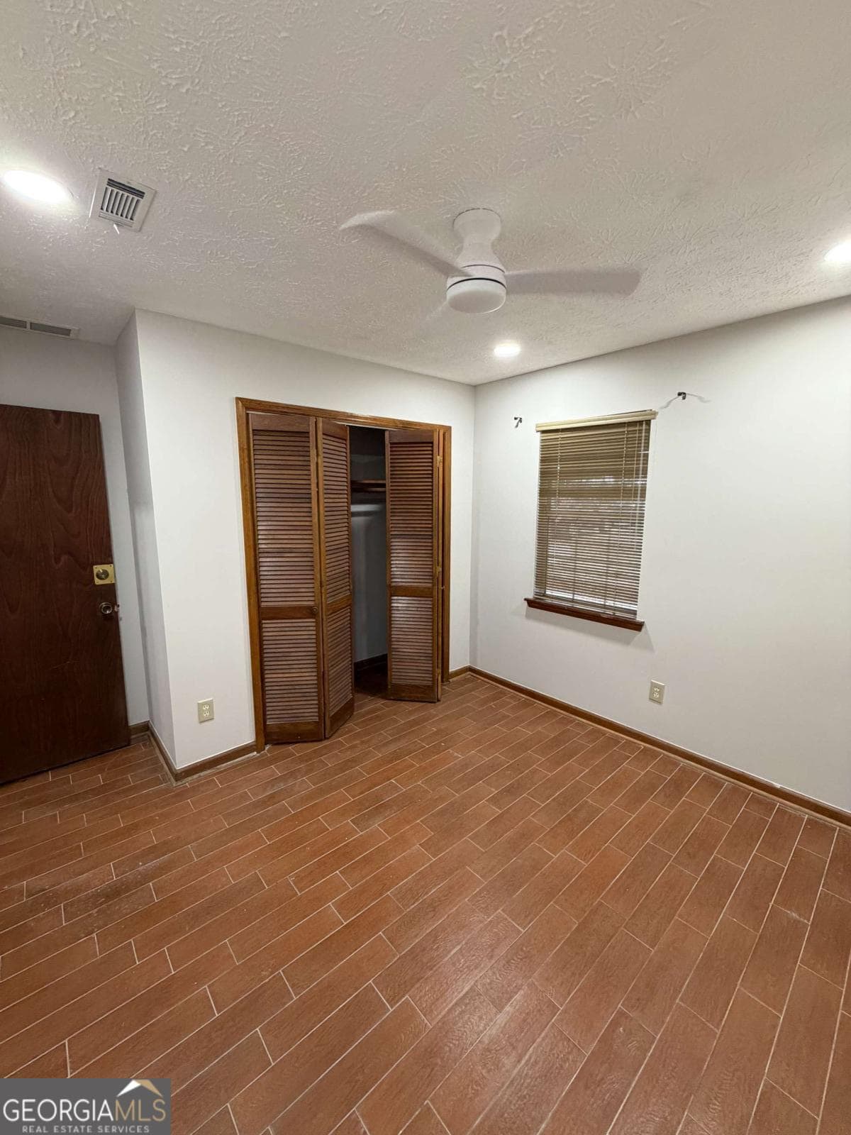 3 bedroom, 2 bathroom, 1,176 sq ft single family residence for sale at 1094 Crystal Lake Road, Atlanta, GA 30349 — photo 5