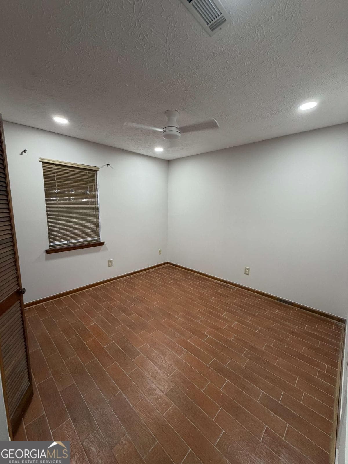 3 bedroom, 2 bathroom, 1,176 sq ft single family residence for sale at 1094 Crystal Lake Road, Atlanta, GA 30349 — photo 4