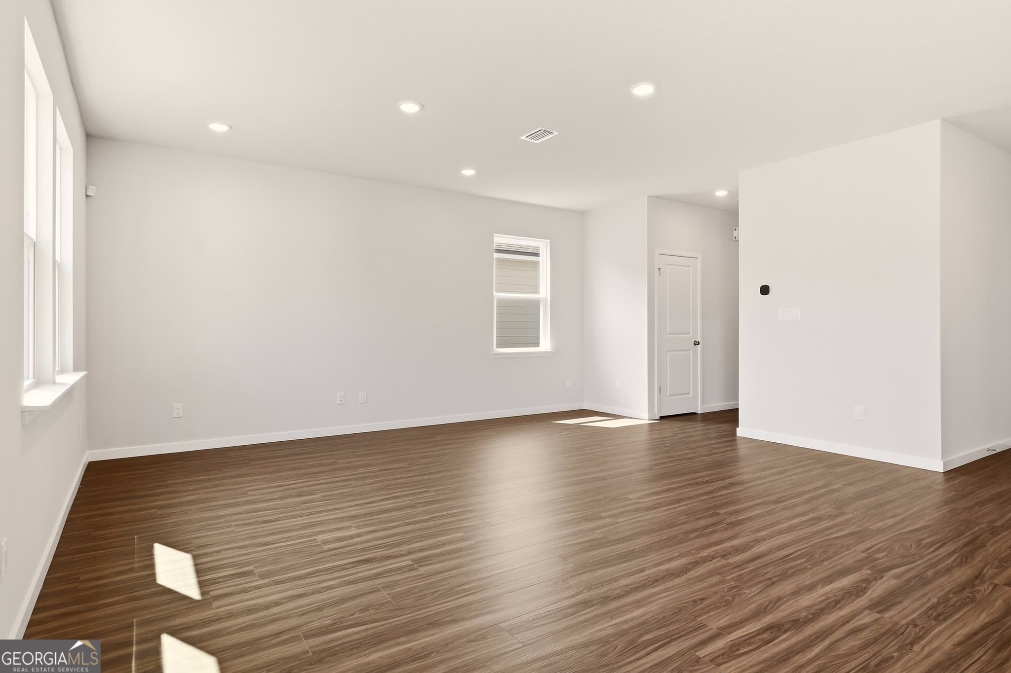 4 bedroom, 2.5 bathroom, 2,090 sq ft single family residence for sale at 235 Collin Nicholas Drive, Kingsland, GA 31548 — photo 9