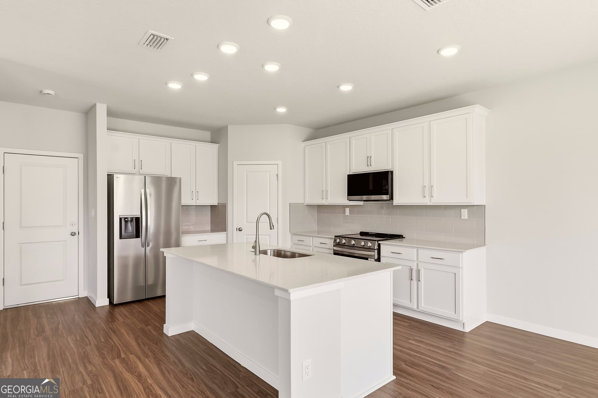 4 bedroom, 2.5 bathroom, 2,090 sq ft single family residence for sale at 235 Collin Nicholas Drive, Kingsland, GA 31548 — photo 10