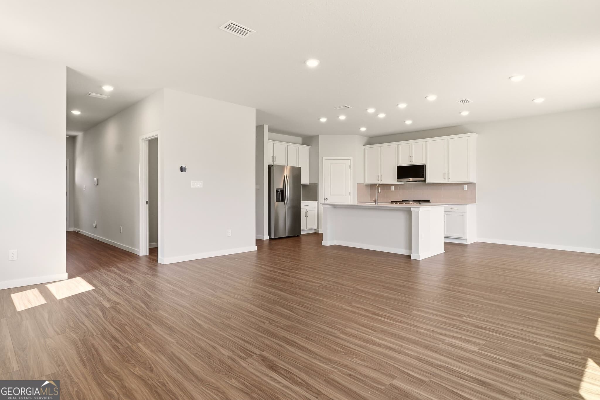 4 bedroom, 2.5 bathroom, 2,090 sq ft single family residence for sale at 235 Collin Nicholas Drive, Kingsland, GA 31548 — photo 8
